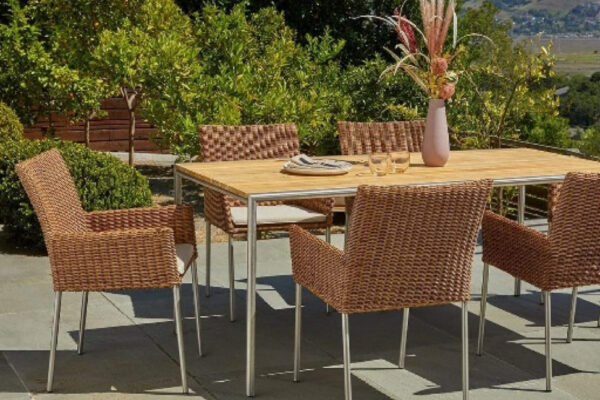 Dinning set: Synthetic Rattan – Stainless steel